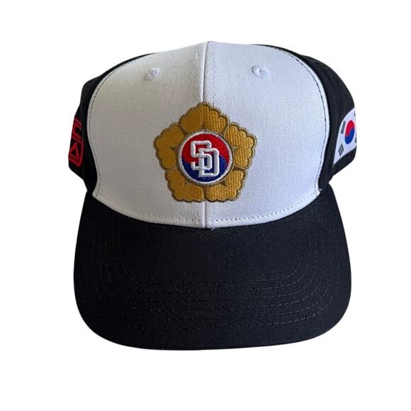 San Diego Padres Korean Heritage Theme Game Hat OS Black White Snapback k - Picture 1 of 5